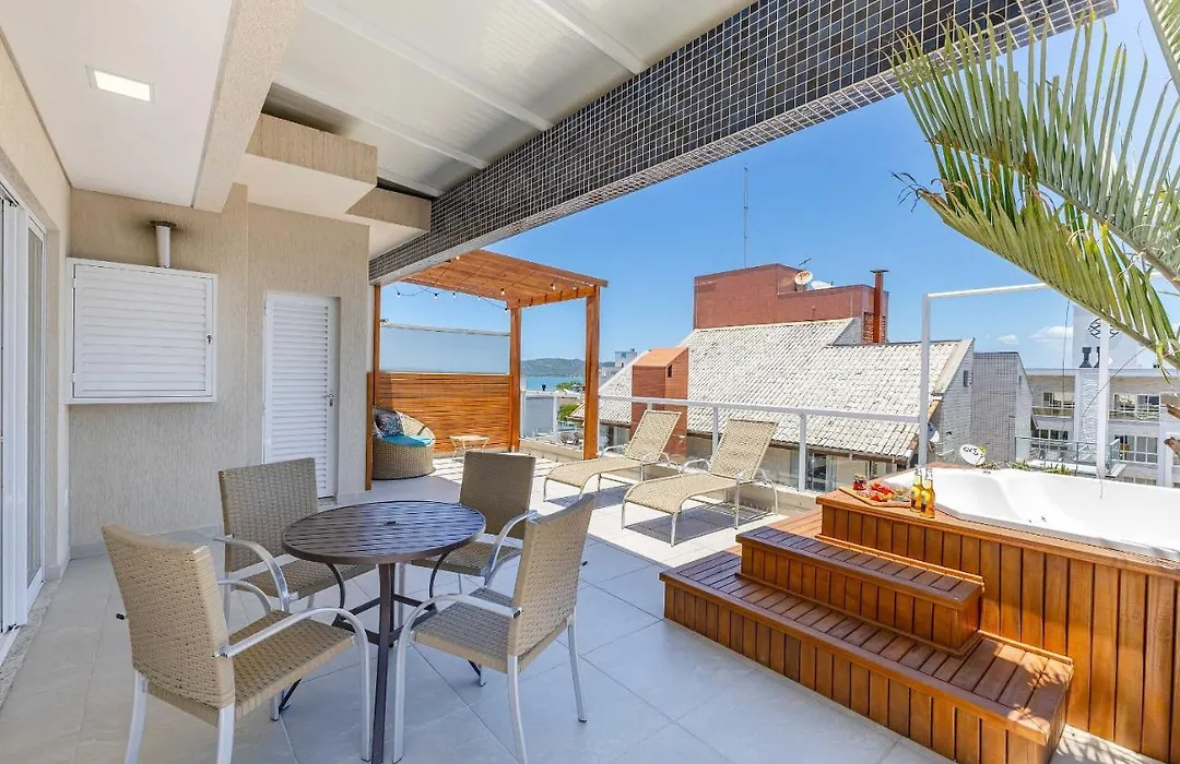 Cobertura Duplex com Vista Mar e Jacuzzi Privativa-1